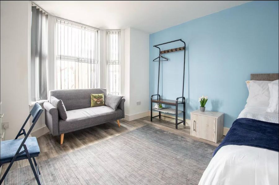 Coventry 2-bed apartment - bedroom